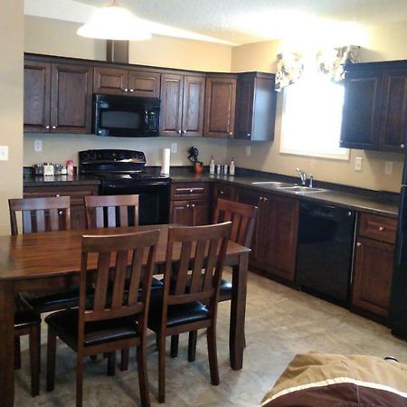 Campbell'S Accommodations Gull Lake ภายนอก รูปภาพ