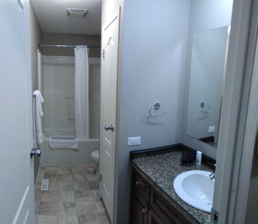 Campbell'S Accommodations Gull Lake ภายนอก รูปภาพ